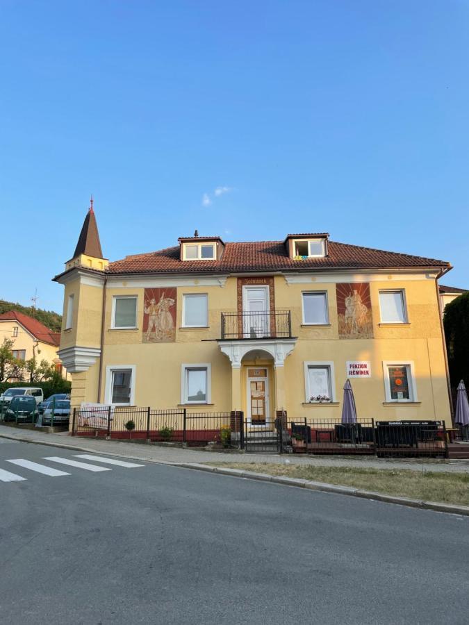 Penzion Jecminek Luhačovice Zewnętrze zdjęcie